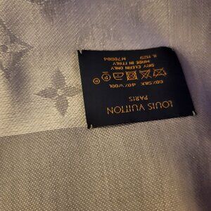 Louis Vuitton Shawl